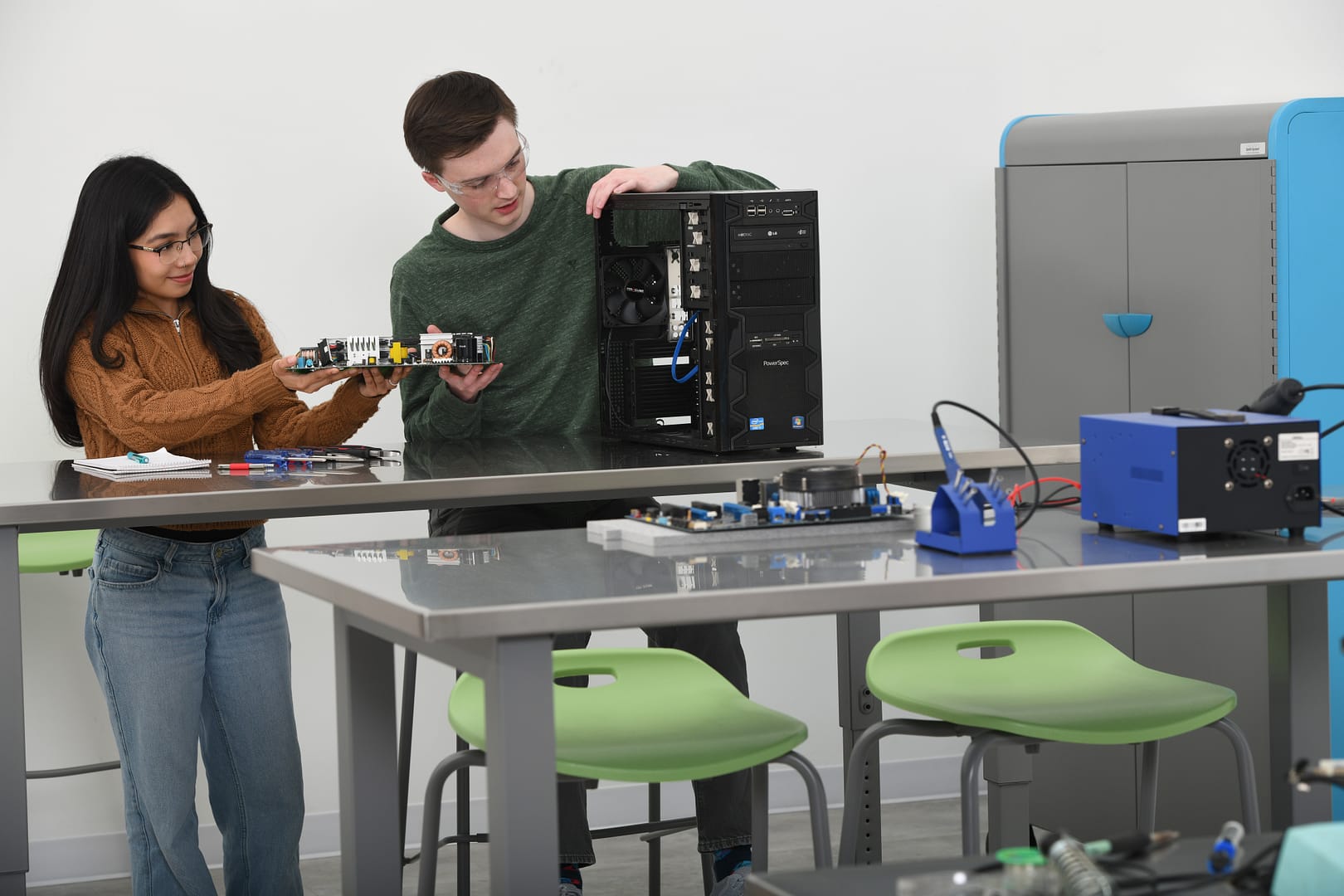 Stainless Steel Table Pic 09